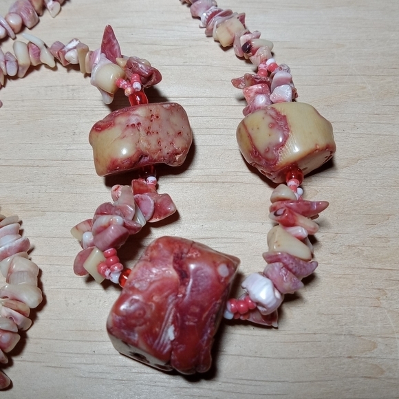 * vintage big coral nuggets & shell beads necklace 22" long - Picture 2 of 5